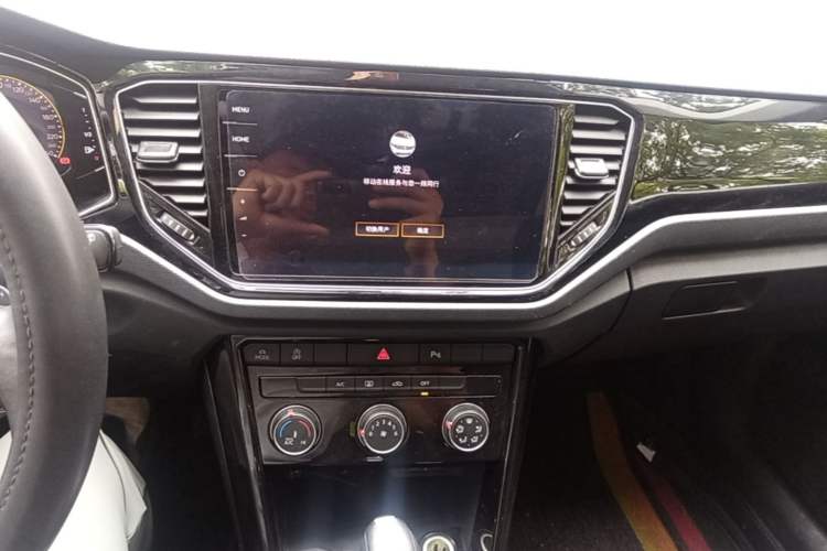 Used Volkswagen T-ROC 2022 280TSI DSG Two-Wheel Drive Comfort PLUS Audio And AC Panel