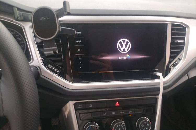 Used Volkswagen T-ROC 2022 280TSI DSG Two-Wheel Drive Elite PLUS Audio And AC Panel