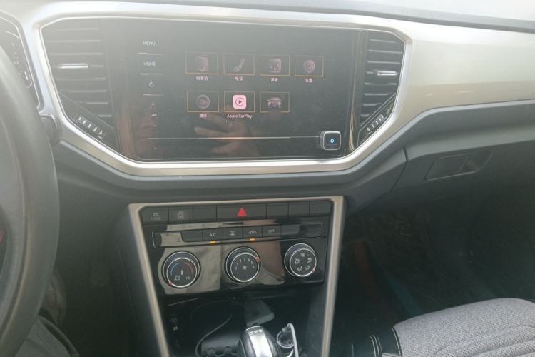 Used Volkswagen T-ROC 2022 280TSI DSG Two-Wheel Drive Elite PLUS Audio And AC Panel