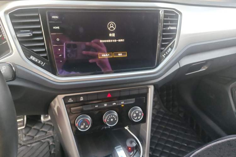 Used Volkswagen T-ROC 2022 280TSI DSG Two-Wheel Drive R-Line Pro PLUS Audio And AC Panel