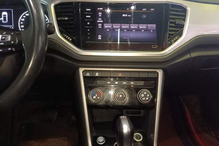 Used Volkswagen T-ROC 2022 280TSI DSG Two-Wheel Drive Elite PLUS Audio And AC Panel