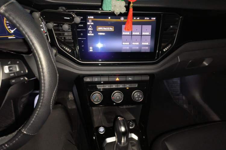 Used Volkswagen T-ROC 2022 280TSI DSG Two-Wheel Drive Comfort PLUS Audio And AC Panel