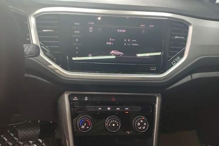 Used Volkswagen T-ROC 2022 280TSI DSG Two-Wheel Drive Elite PLUS Audio And AC Panel
