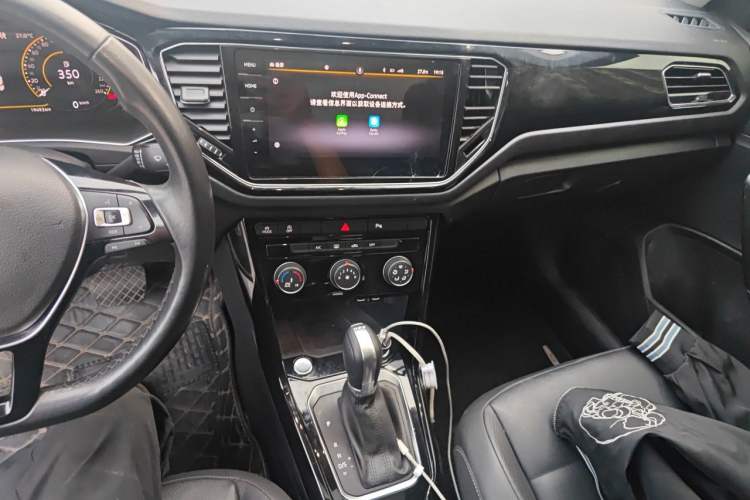 Used Volkswagen T-ROC 2022 280TSI DSG Two-Wheel Drive Comfort PLUS Audio And AC Panel
