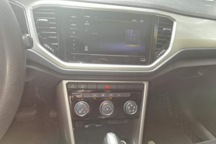 Used Volkswagen T-ROC 2022 280TSI DSG Two-Wheel Drive Elite PLUS Audio And AC Panel