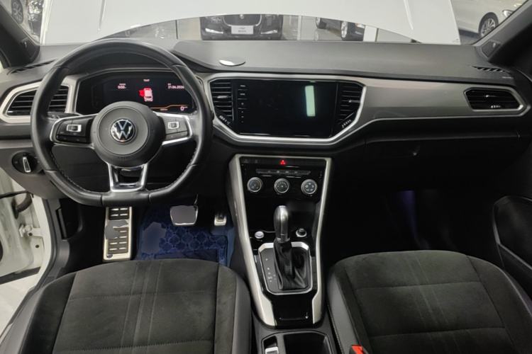 Used Volkswagen T-ROC 2022 280TSI DSG Two-Wheel Drive R-Line Pro PLUS Center Console