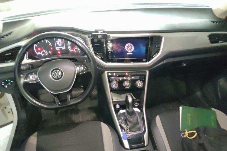 Used Volkswagen T-ROC 2022 280TSI DSG Two-Wheel Drive Elite PLUS Center Console