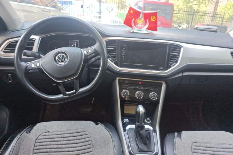 Used Volkswagen T-ROC 2022 280TSI DSG Two-Wheel Drive Elite PLUS Center Console