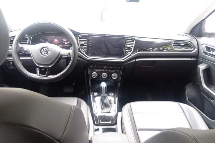 Used Volkswagen T-ROC 2022 280TSI DSG Two-Wheel Drive Comfort PLUS Center Console