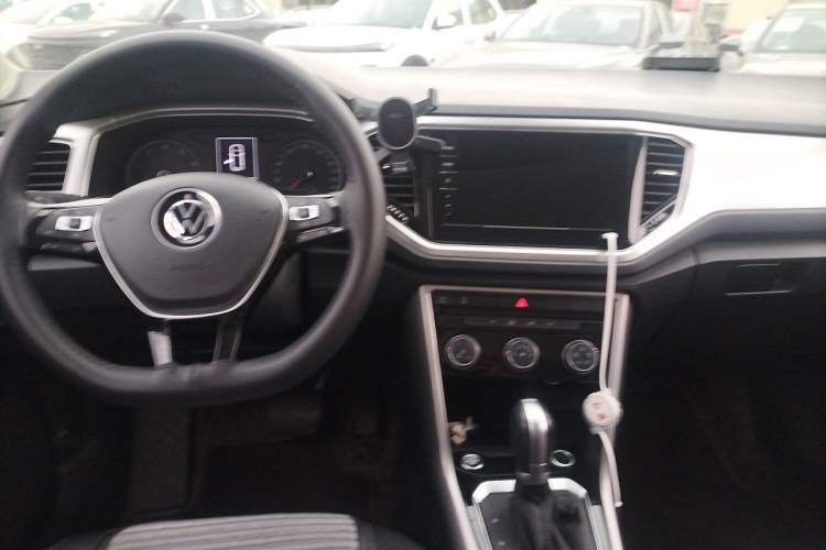 Used Volkswagen T-ROC 2022 280TSI DSG Two-Wheel Drive Elite PLUS Center Console