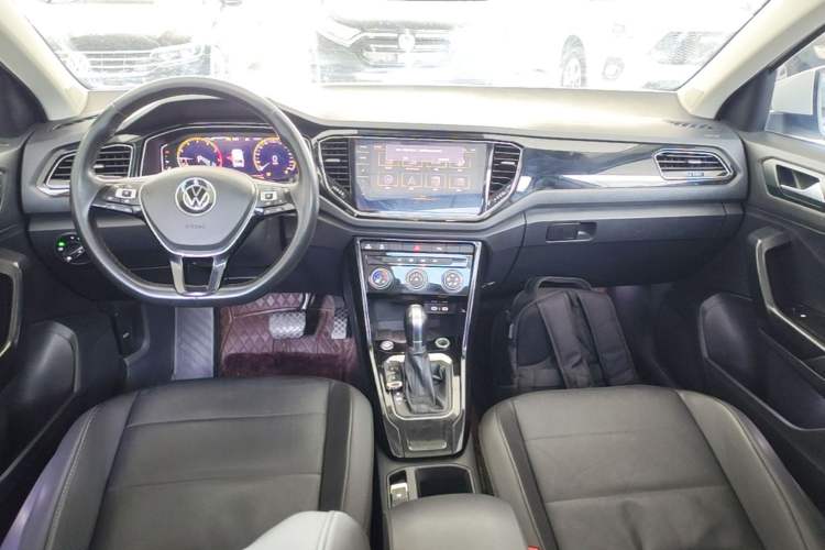 Used Volkswagen T-ROC 2022 280TSI DSG Two-Wheel Drive Comfort PLUS Center Console