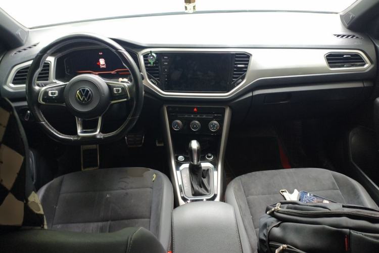 Used Volkswagen T-ROC 2022 280TSI DSG Two-Wheel Drive R-Line Pro PLUS Center Console