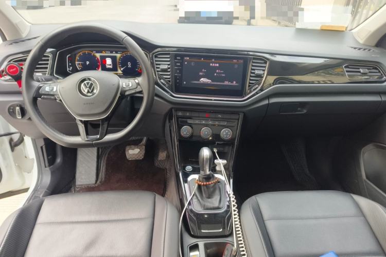 Used Volkswagen T-ROC 2022 280TSI DSG Two-Wheel Drive Comfort PLUS Center Console