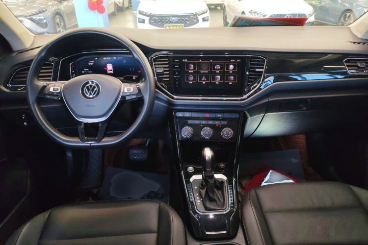 Used Volkswagen T-ROC 2022 280TSI DSG Two-Wheel Drive Comfort PLUS Center Console