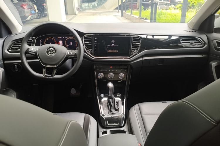Used Volkswagen T-ROC 2022 280TSI DSG Two-Wheel Drive Elite PLUS Center Console