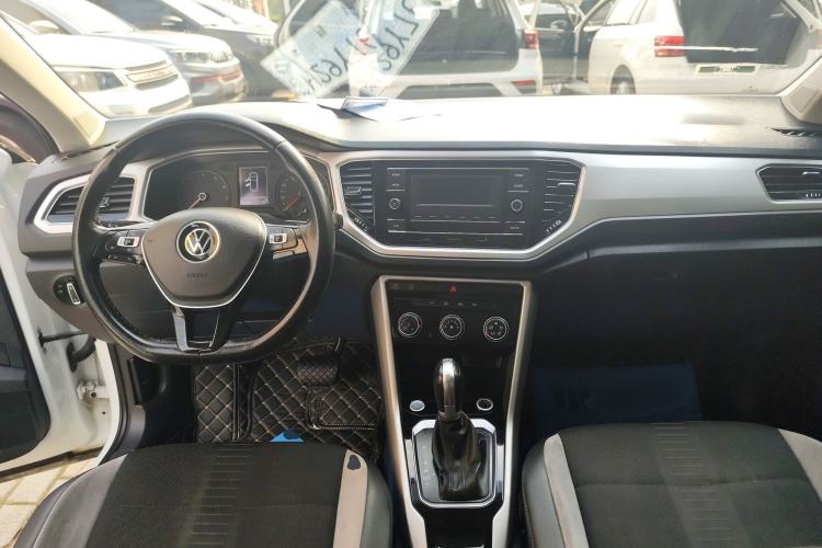 Used Volkswagen T-ROC 2022 280TSI DSG Two-Wheel Drive Elite PLUS Center Console