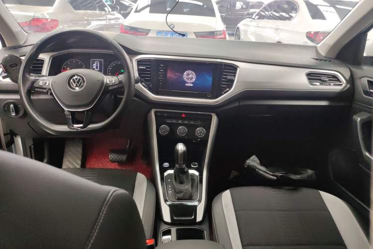 Used Volkswagen T-ROC 2022 280TSI DSG Two-Wheel Drive Elite PLUS Center Console