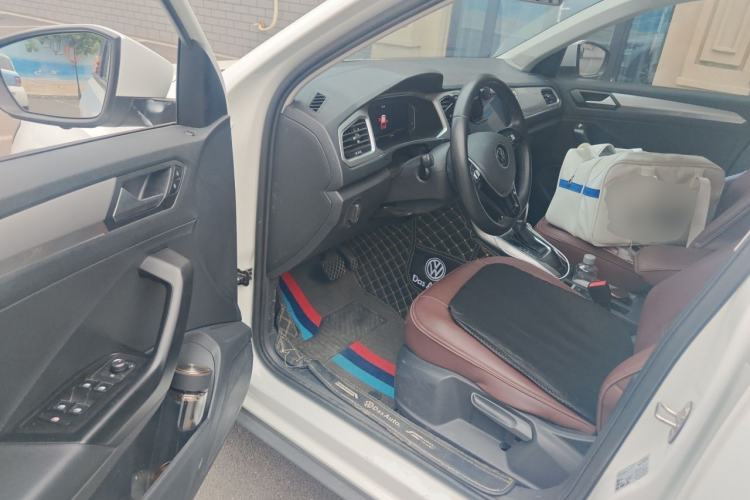 Used Volkswagen T-ROC 2022 280TSI DSG Two-Wheel Drive Elite PLUS Driver Seat