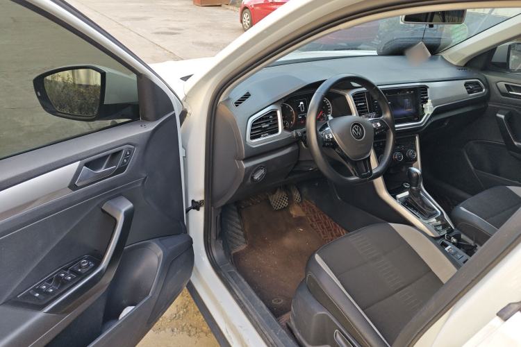 Used Volkswagen T-ROC 2022 280TSI DSG Two-Wheel Drive Elite PLUS Driver Seat