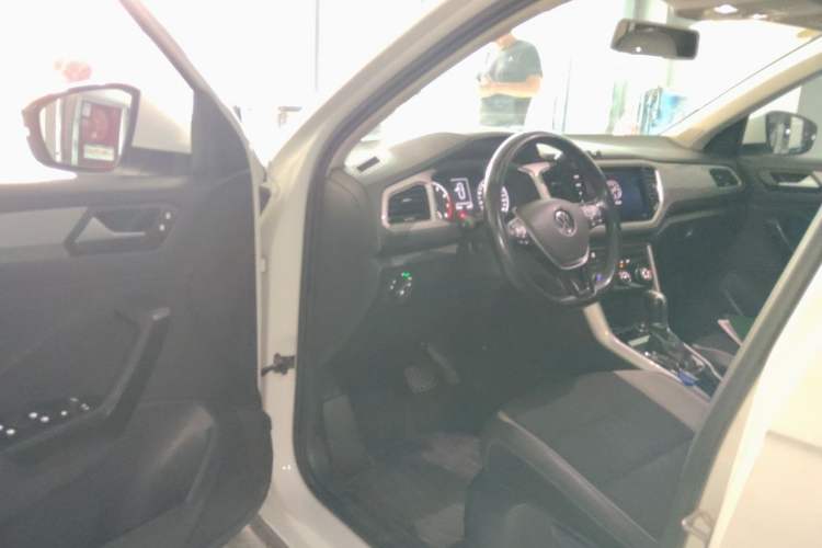 Used Volkswagen T-ROC 2022 280TSI DSG Two-Wheel Drive Elite PLUS Driver Seat