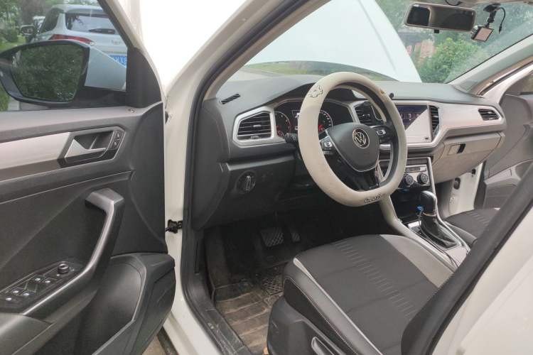 Used Volkswagen T-ROC 2022 280TSI DSG Two-Wheel Drive Elite PLUS Driver Seat