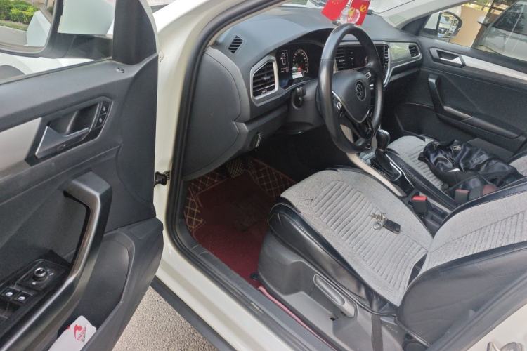 Used Volkswagen T-ROC 2022 280TSI DSG Two-Wheel Drive Elite PLUS Driver Seat