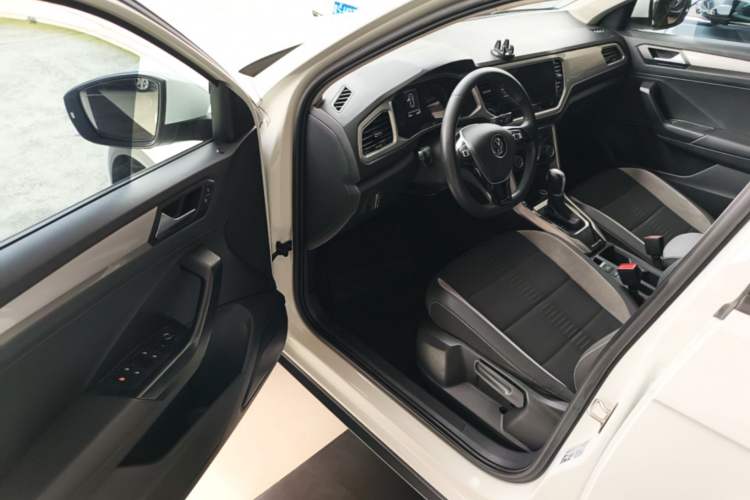 Used Volkswagen T-ROC 2022 280TSI DSG Two-Wheel Drive Elite PLUS Driver Seat