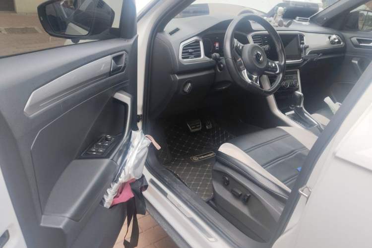 Used Volkswagen T-ROC 2022 280TSI DSG Two-Wheel Drive R-Line Pro PLUS Driver Seat
