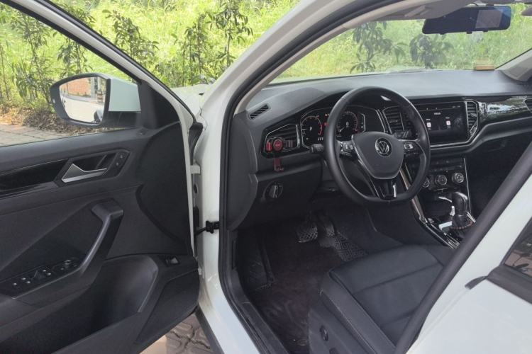 Used Volkswagen T-ROC 2022 280TSI DSG Two-Wheel Drive Comfort PLUS Driver Seat