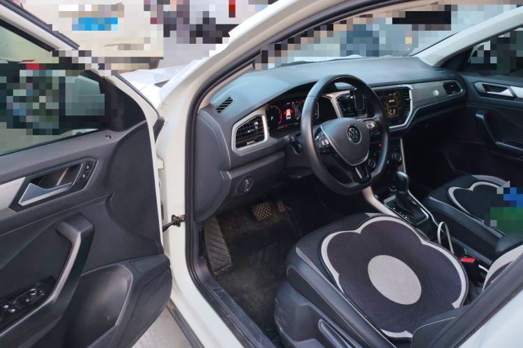 Used Volkswagen T-ROC 2022 280TSI DSG Two-Wheel Drive Elite PLUS Driver Seat