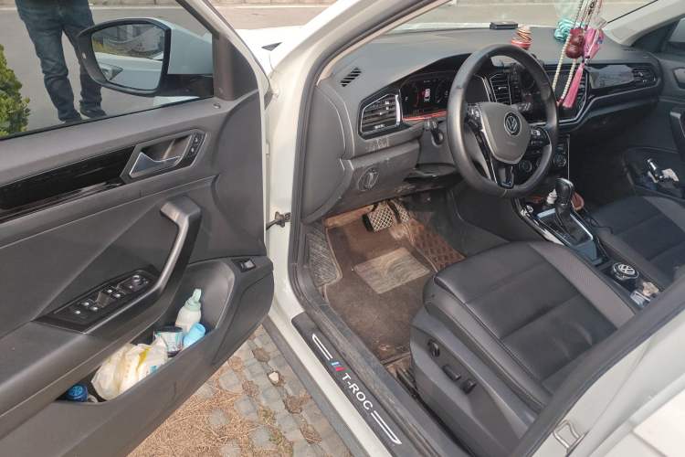 Used Volkswagen T-ROC 2022 280TSI DSG Two-Wheel Drive Comfort PLUS Driver Seat