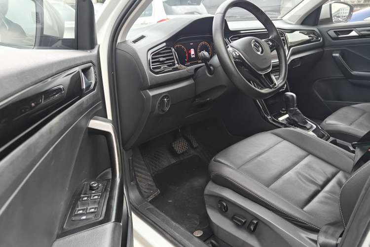 Used Volkswagen T-ROC 2022 280TSI DSG Two-Wheel Drive Comfort PLUS Driver Seat