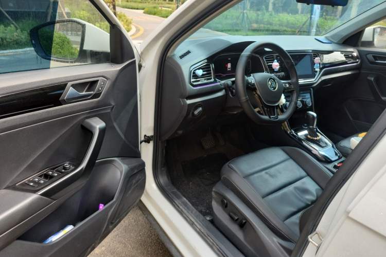 Used Volkswagen T-ROC 2022 280TSI DSG Two-Wheel Drive Comfort PLUS Driver Seat