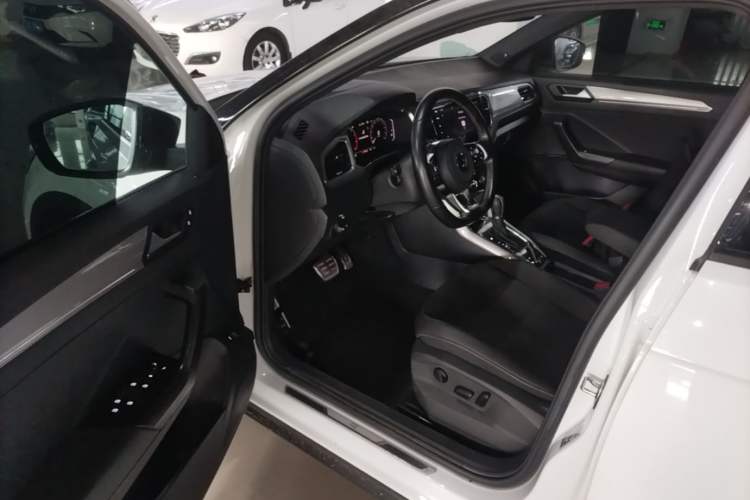 Used Volkswagen T-ROC 2022 280TSI DSG Two-Wheel Drive R-Line Pro PLUS Driver Seat
