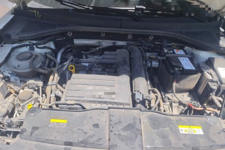 Used Volkswagen T-ROC 2022 280TSI DSG Two-Wheel Drive Elite PLUS Engine Bay
