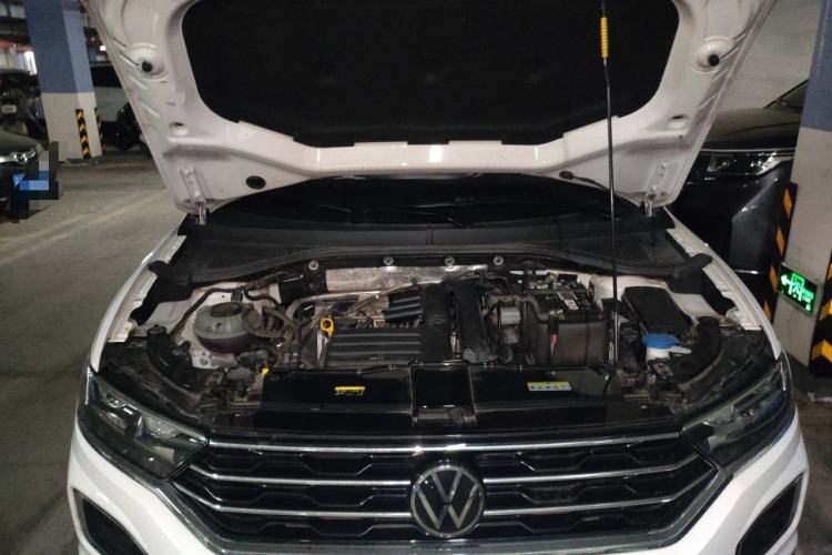 Used Volkswagen T-ROC 2022 280TSI DSG Two-Wheel Drive Elite PLUS Engine Bay