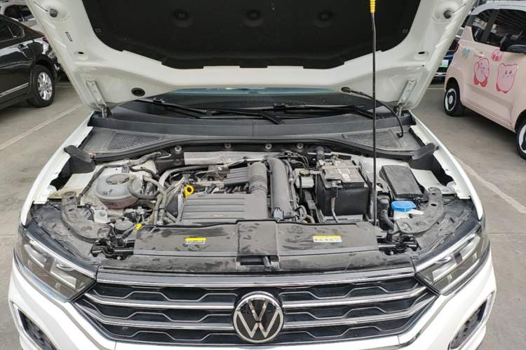 Used Volkswagen T-ROC 2022 280TSI DSG Two-Wheel Drive Comfort PLUS Engine Bay