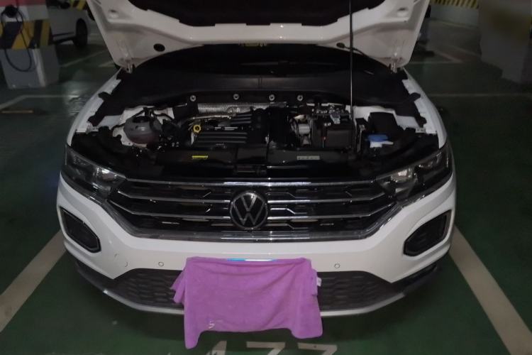 Used Volkswagen T-ROC 2022 280TSI DSG Two-Wheel Drive Comfort PLUS Engine Bay