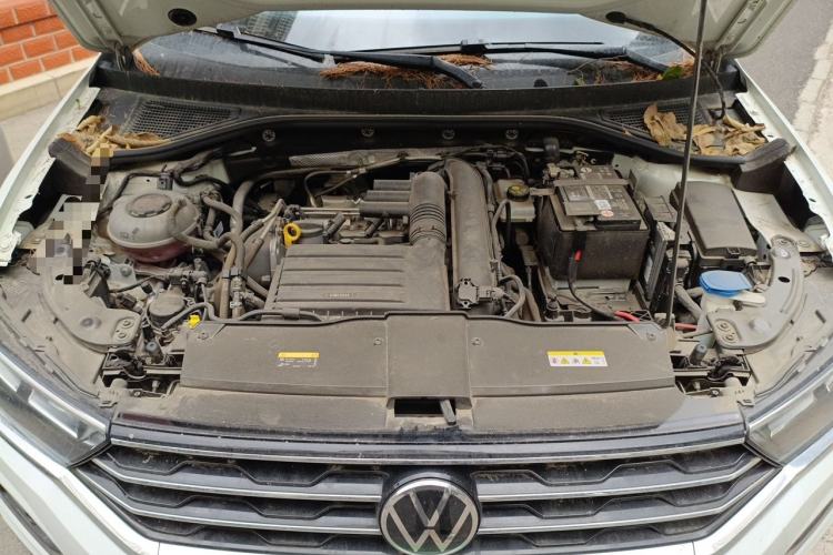 Used Volkswagen T-ROC 2022 280TSI DSG Two-Wheel Drive Comfort PLUS Engine Bay
