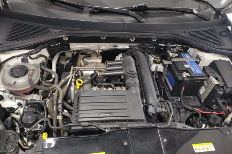 Used Volkswagen T-ROC 2022 280TSI DSG Two-Wheel Drive Elite PLUS Engine Bay