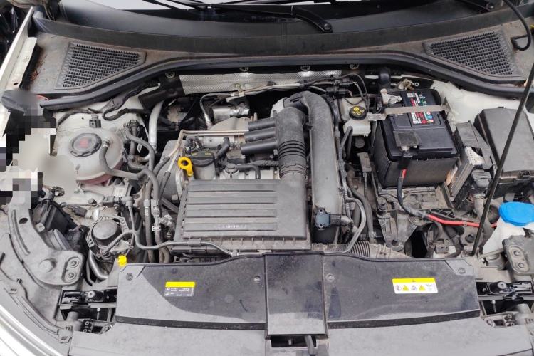 Used Volkswagen T-ROC 2022 280TSI DSG Two-Wheel Drive Comfort PLUS Engine Bay