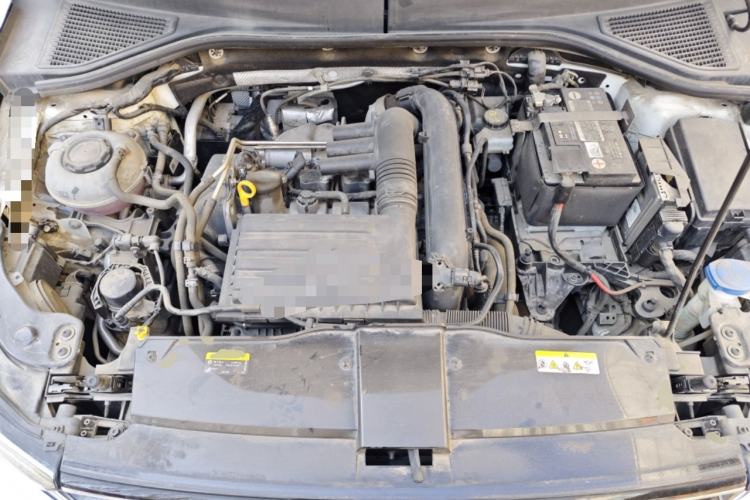 Used Volkswagen T-ROC 2022 280TSI DSG Two-Wheel Drive Elite PLUS Engine Bay