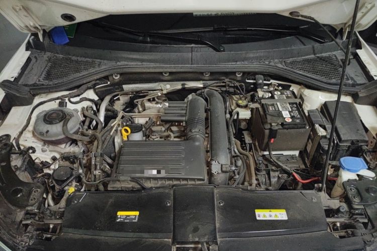 Used Volkswagen T-ROC 2022 280TSI DSG Two-Wheel Drive Comfort PLUS Engine Bay