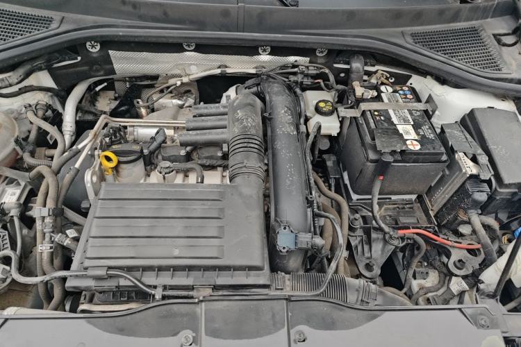 Used Volkswagen T-ROC 2022 280TSI DSG Two-Wheel Drive Comfort PLUS Engine Bay