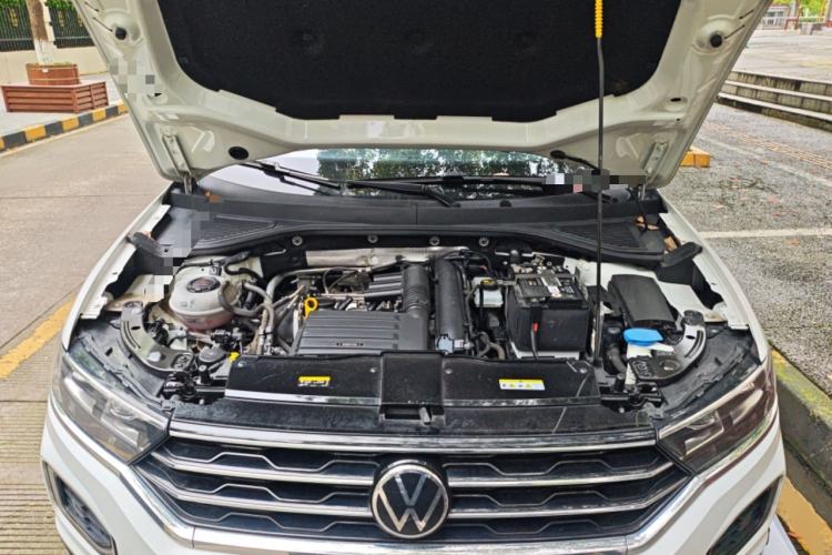Used Volkswagen T-ROC 2022 280TSI DSG Two-Wheel Drive Comfort PLUS Engine Bay