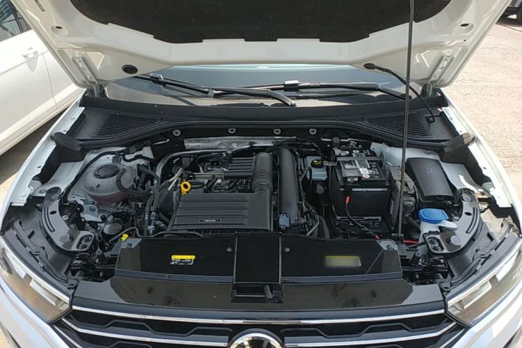 Used Volkswagen T-ROC 2022 280TSI DSG Two-Wheel Drive Elite PLUS Engine Bay