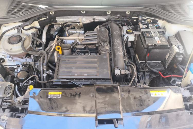 Used Volkswagen T-ROC 2022 280TSI DSG Two-Wheel Drive Elite PLUS Engine Bay