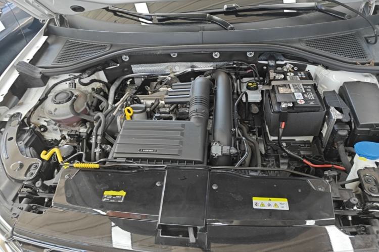 Used Volkswagen T-ROC 2022 280TSI DSG Two-Wheel Drive Elite PLUS Engine Bay