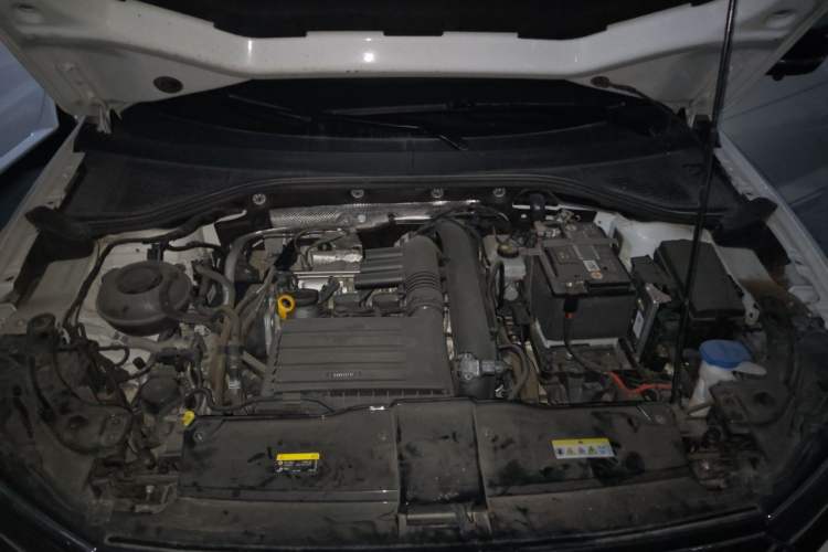 Used Volkswagen T-ROC 2022 280TSI DSG Two-Wheel Drive R-Line Pro PLUS Engine Bay