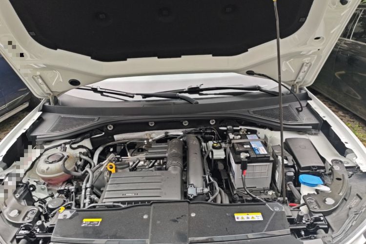 Used Volkswagen T-ROC 2022 280TSI DSG Two-Wheel Drive Elite PLUS Engine Bay